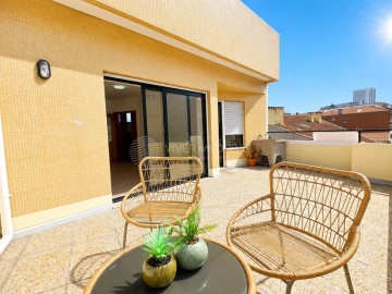 Apartamento T2 para Venda em Santa Marinha e São Pedro da Afurada