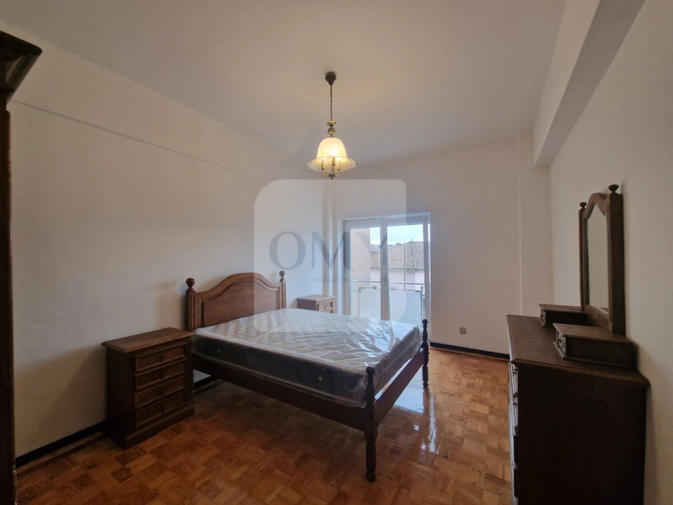 Apartamento T4 para Arrendamento em Nossa Senhora da Conceição, São Pedro e São Dinis Foto 1