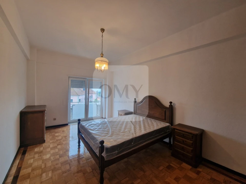 Apartamento T4 para Arrendamento em Nossa Senhora da Conceição, São Pedro e São Dinis Foto 3