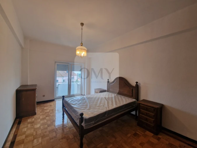 Apartamento T4 para Arrendamento em Nossa Senhora da Conceição, São Pedro e São Dinis Foto 3