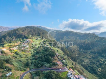 Moradia T5 para Venda em Ponta do Sol