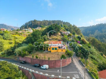 Moradia T5 para Venda em Ponta do Sol