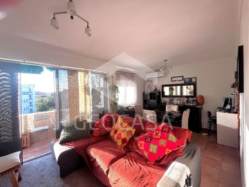 Apartamento T2 para Venda em Oeiras e São Julião da Barra, Paço de Arcos e Caxias