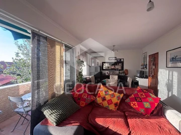 Apartamento T2 para Venda em Oeiras e São Julião da Barra, Paço de Arcos e Caxias