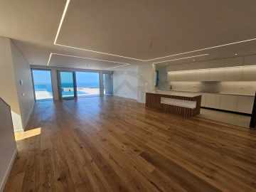 Moradia T3 para Venda em São Martinho