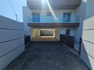 Moradia T3 para Venda em São Martinho