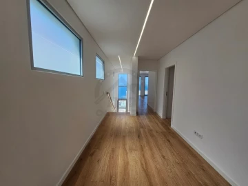 Moradia T3 para Venda em São Martinho
