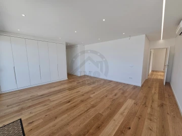 Moradia T3 para Venda em São Martinho