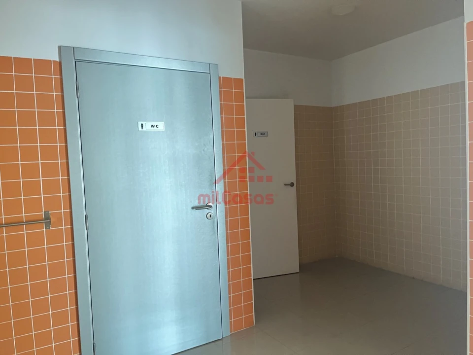 Loja para Arrendamento em A dos Cunhados e Maceira Foto 16