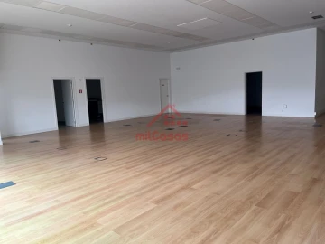 Loja para Arrendamento em A dos Cunhados e Maceira