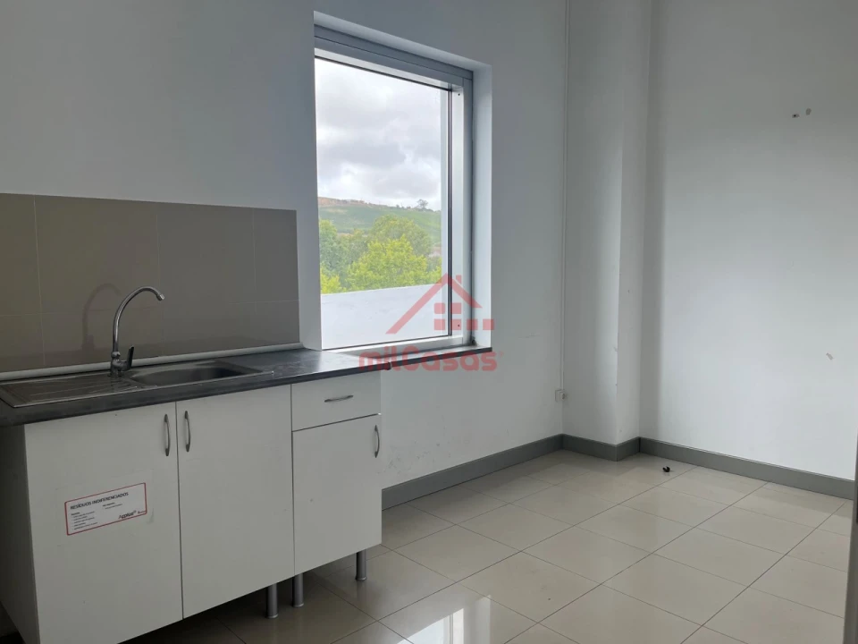 Escritório para Arrendamento em A dos Cunhados e Maceira Foto 5
