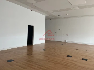 Escritório para Arrendamento em A dos Cunhados e Maceira