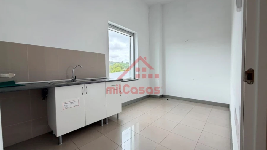 Escritório para Arrendamento em A dos Cunhados e Maceira Foto 14