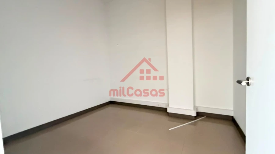 Escritório para Arrendamento em A dos Cunhados e Maceira Foto 19