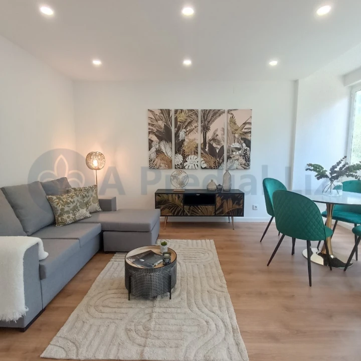 Apartamento T3 para Venda em São Domingos de Benfica Foto 1