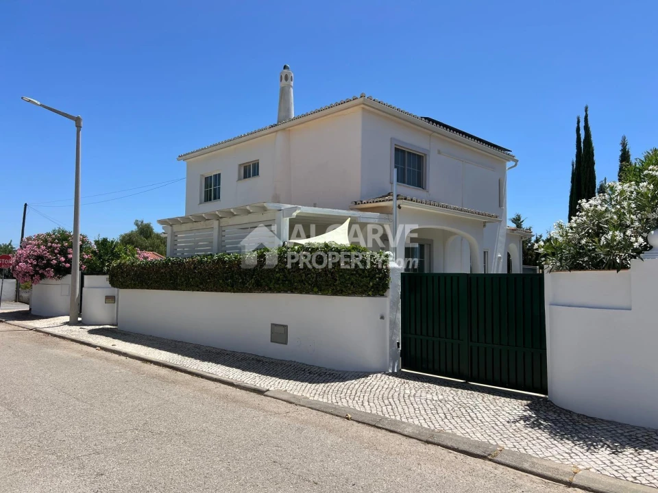 Moradia T3 para Venda em Boliqueime Foto 1