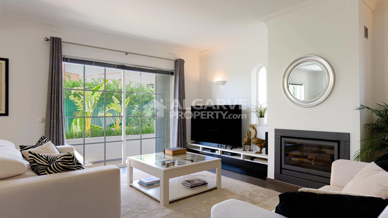 Moradia T3 para Venda em Boliqueime Foto 11