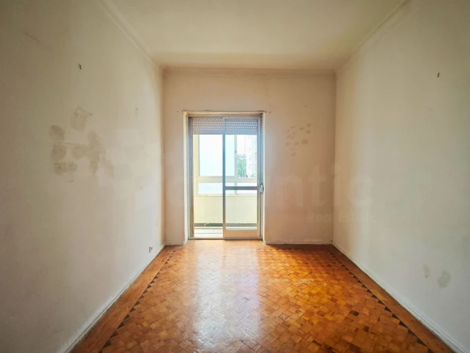 Apartamento T3 para Venda em Venteira Foto 4