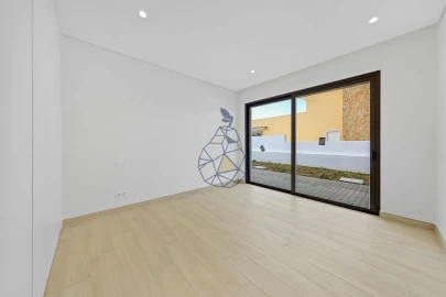 Moradia T3 para Venda em Mexilhoeira Grande