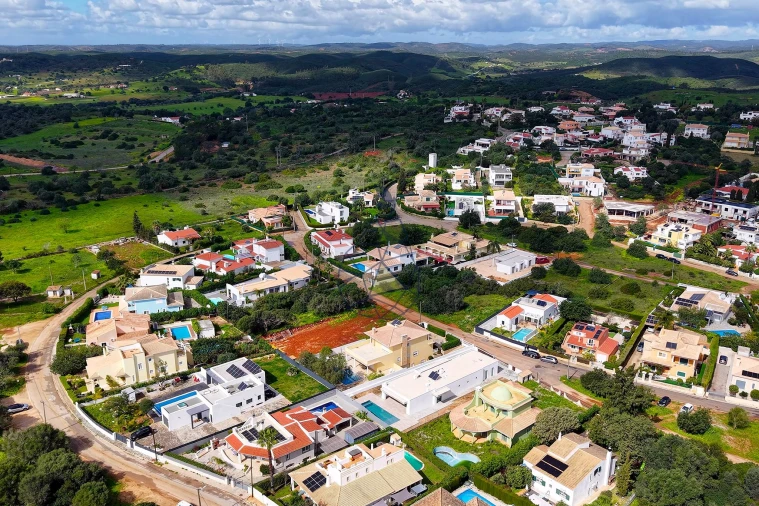Moradia T3 para Venda em Mexilhoeira Grande Foto 48