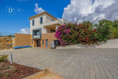 Moradia T4 para Venda em Lagos (São Sebastião e Santa Maria)