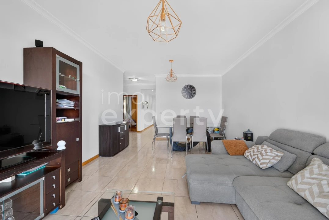 Apartamento T2 para Venda em Caniço Foto 8
