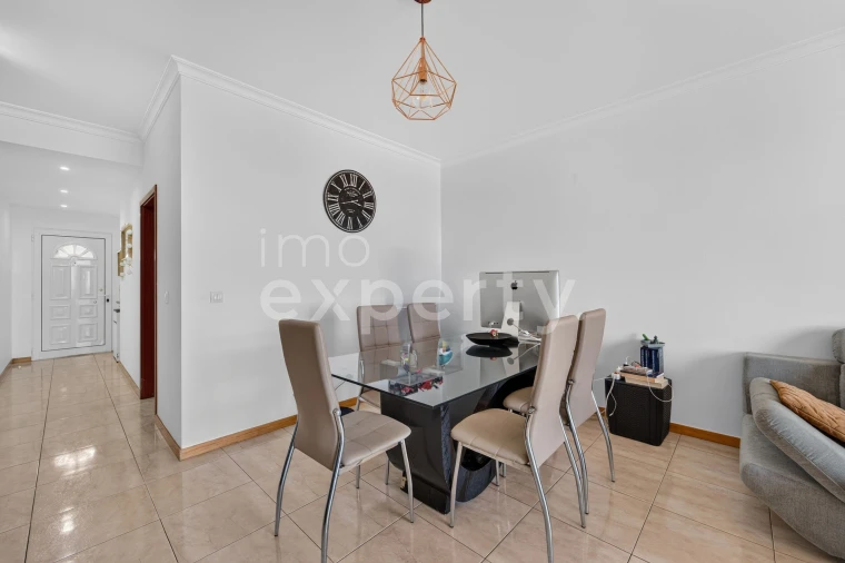 Apartamento T2 para Venda em Caniço Foto 9