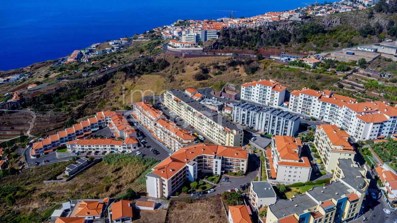 Apartamento T2 para Venda em Caniço Foto 2