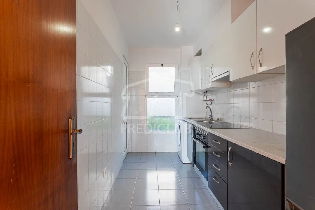 Apartamento T2 para Venda em Caniço Foto 8