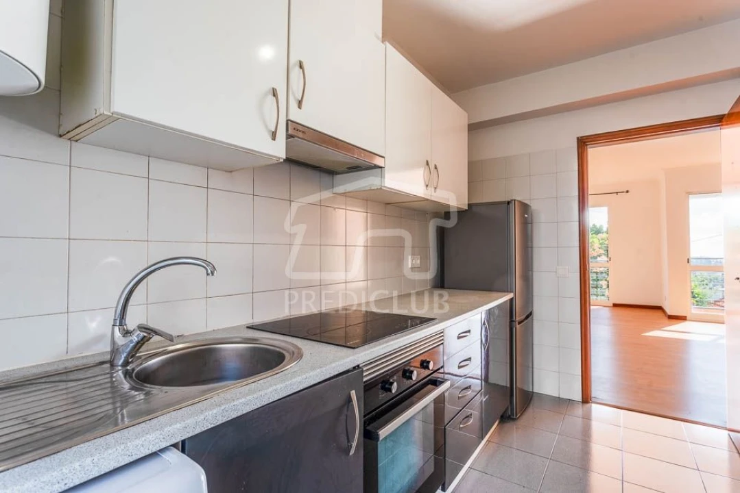 Apartamento T2 para Venda em Caniço Foto 9