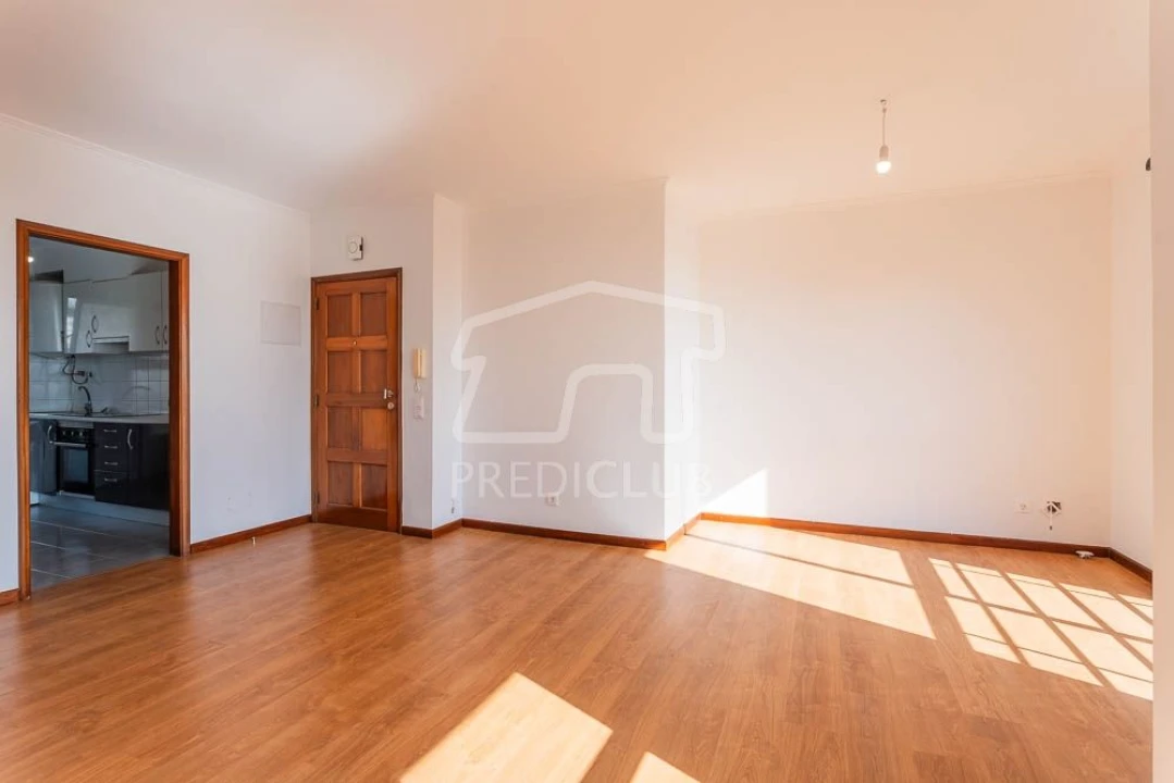 Apartamento T2 para Venda em Caniço Foto 6