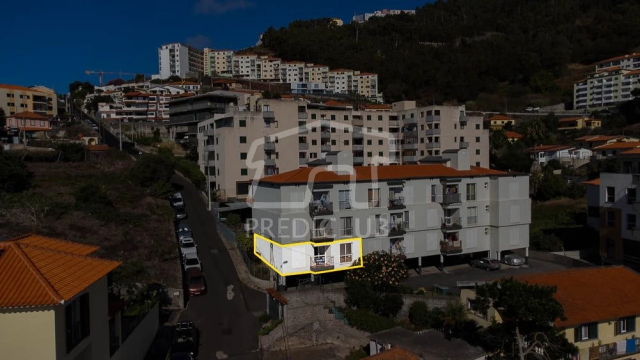 Apartamento T2 para Venda em Caniço Foto 17