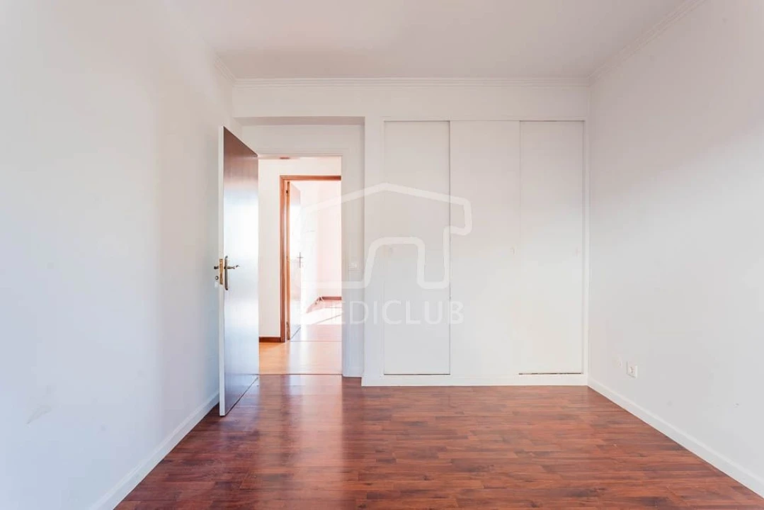 Apartamento T2 para Venda em Caniço Foto 15