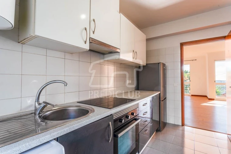 Apartamento T2 para Venda em Caniço Foto 9