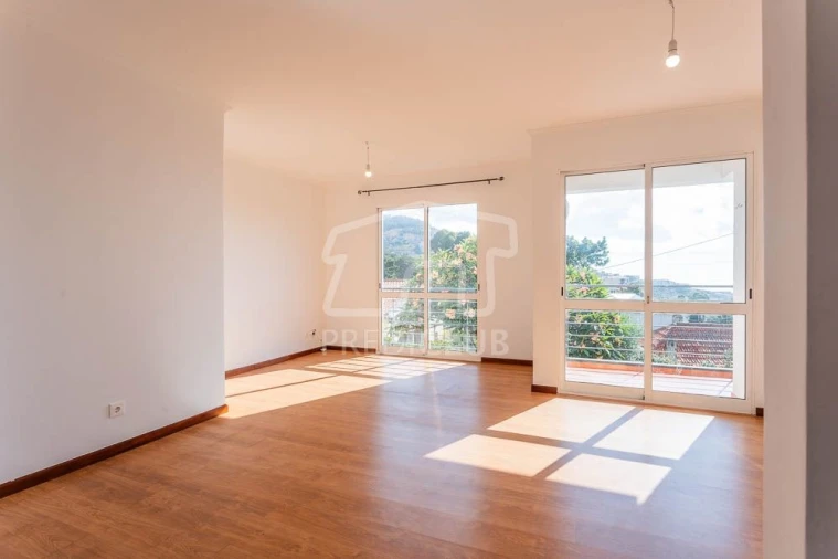 Apartamento T2 para Venda em Caniço Foto 7