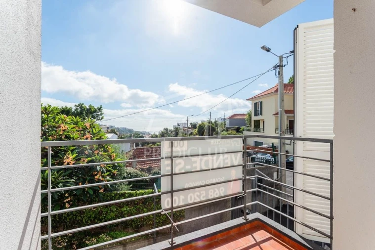 Apartamento T2 para Venda em Caniço Foto 16