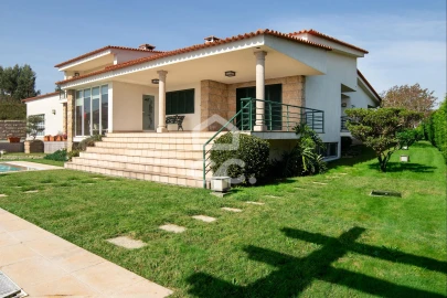 Moradia T6 para Venda em Figueiras e Covas