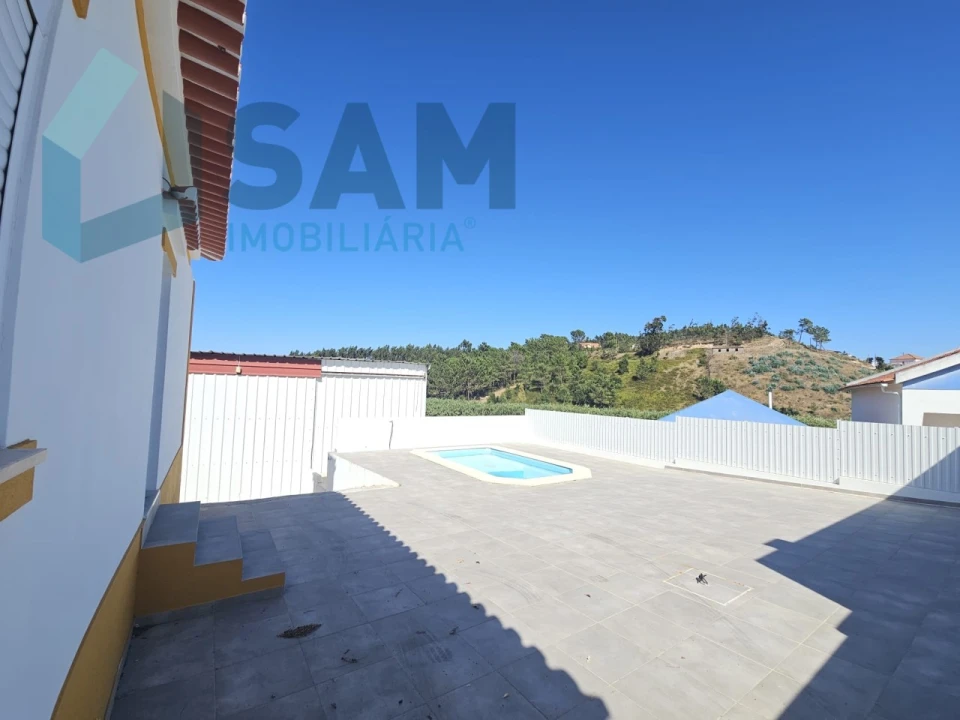 Moradia T2 para Venda em Santa Maria, São Pedro e Matacães Foto 3