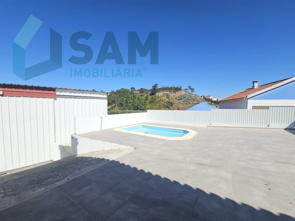 Moradia T2 para Venda em Santa Maria, São Pedro e Matacães Foto 4