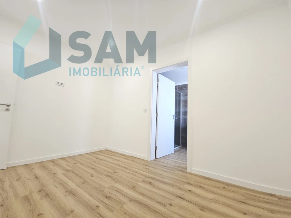 Moradia T2 para Venda em Santa Maria, São Pedro e Matacães Foto 9