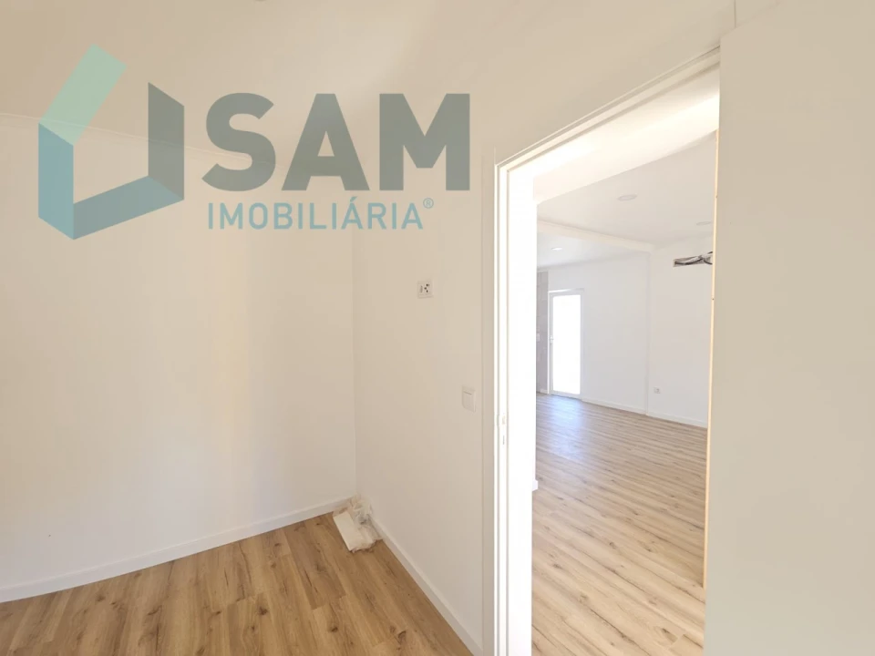 Moradia T2 para Venda em Santa Maria, São Pedro e Matacães Foto 12