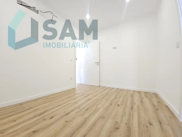 Moradia T2 para Venda em Santa Maria, São Pedro e Matacães