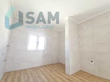 Moradia T2 para Venda em Santa Maria, São Pedro e Matacães