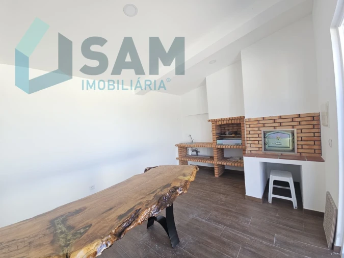 Moradia T2 para Venda em Santa Maria, São Pedro e Matacães Foto 5