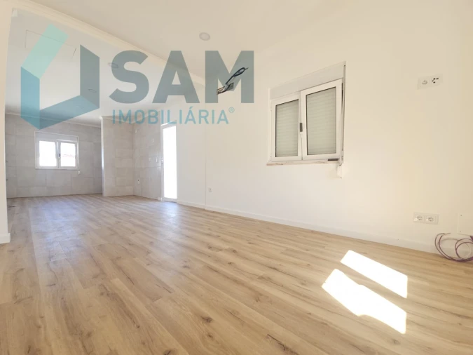 Moradia T2 para Venda em Santa Maria, São Pedro e Matacães Foto 10