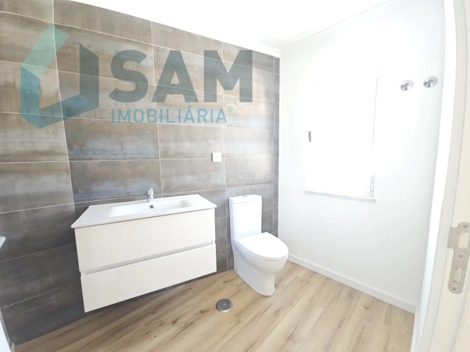 Moradia T2 para Venda em Santa Maria, São Pedro e Matacães Foto 16