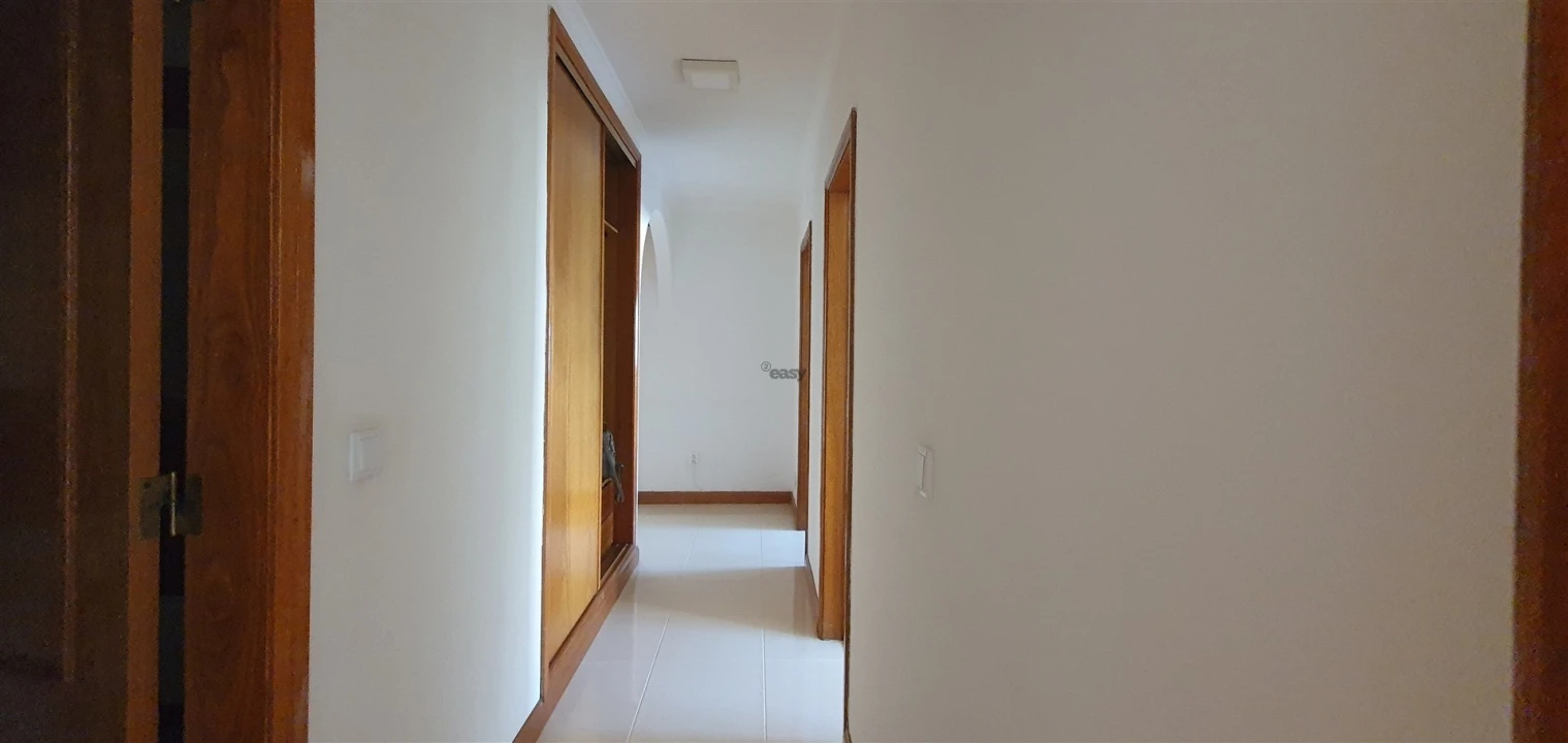 Apartamento T2 para Venda em Algueirão-Mem Martins Foto 7
