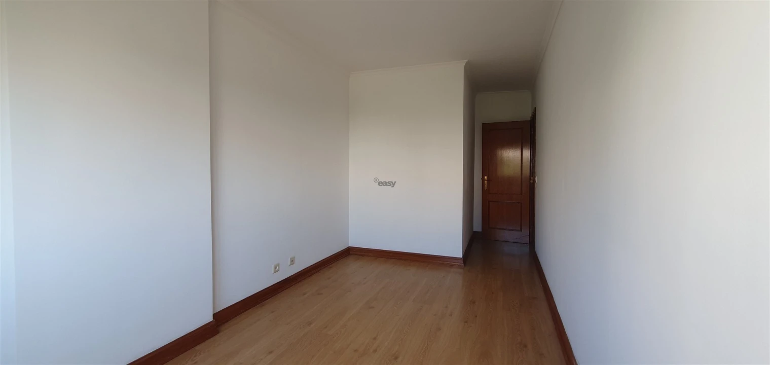 Apartamento T2 para Venda em Algueirão-Mem Martins Foto 12