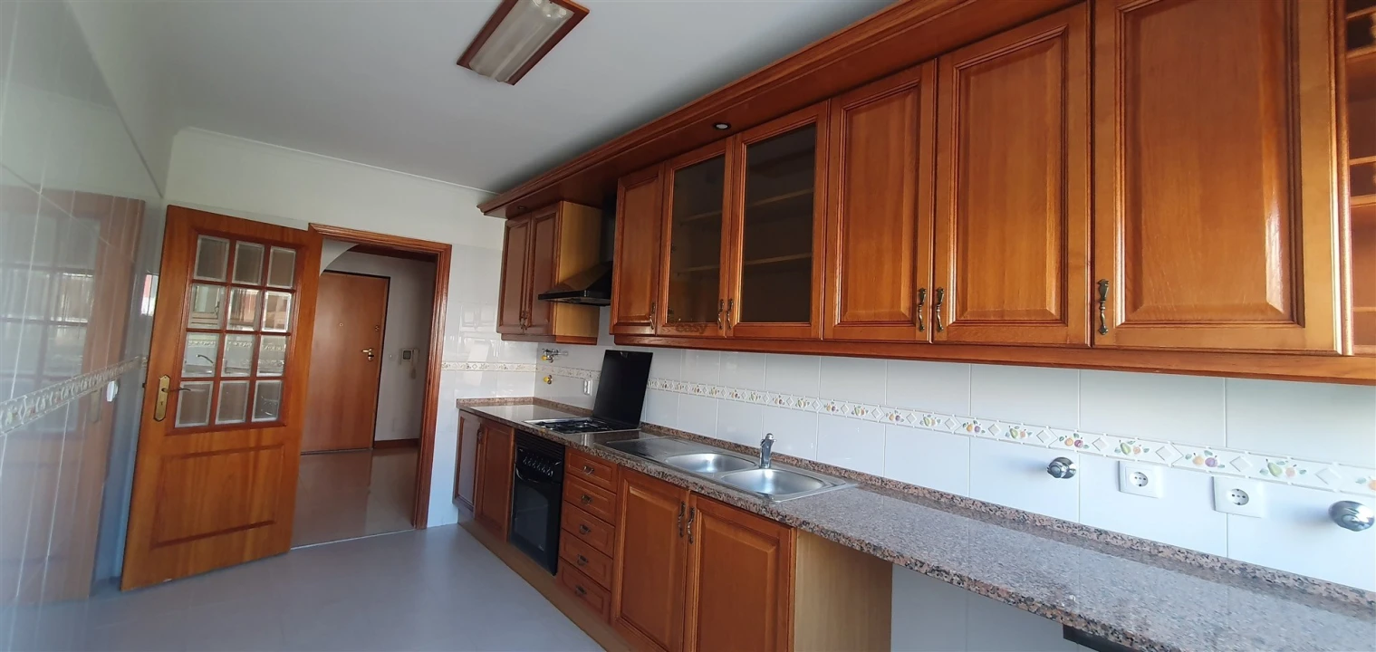 Apartamento T2 para Venda em Algueirão-Mem Martins Foto 2