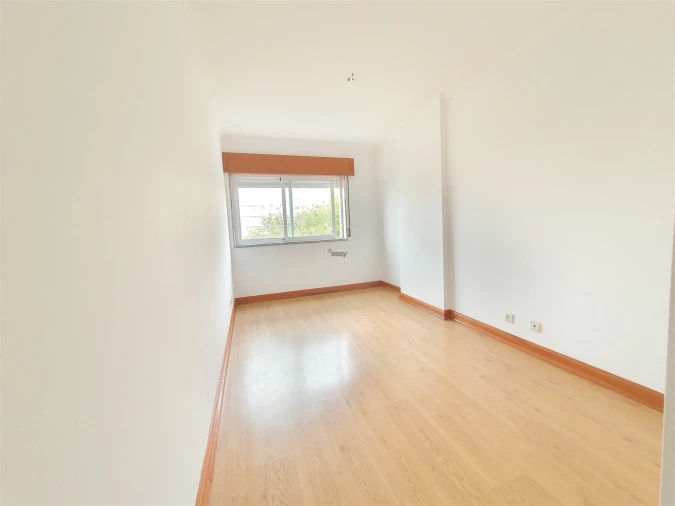 Apartamento T2 para Venda em Algueirão-Mem Martins Foto 15